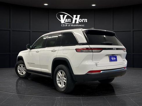 Used 2025 Jeep Grand Cherokee Laredo w/ Luxury Tech Group I AWD/4WD image 5