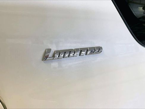 Used 2018 Toyota 4Runner Limited RWD image 9