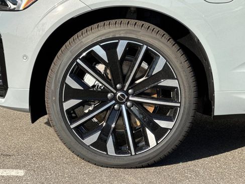 New 2026 Volvo XC60 T8 Ultra w/ Protection Package Premier AWD/4WD image 33
