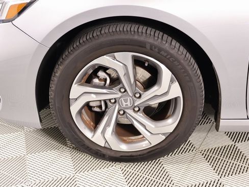 Used 2020 Honda Accord EX image 18