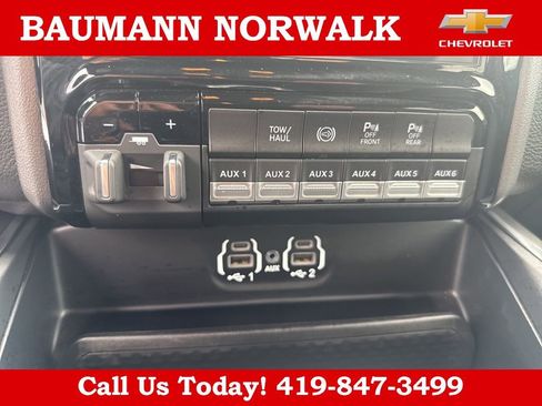 Used 2024 RAM 2500 Big Horn w/ Sport Appearance Package AWD/4WD image 29