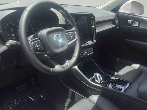 Used 2019 Volvo XC40 T5 Inscription AWD/4WD image 4
