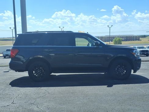 Certified 2024 Ford Expedition XLT RWD image 4