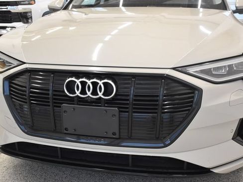 Used 2021 Audi e-tron Premium w/ Convenience Plus Package AWD/4WD image 13
