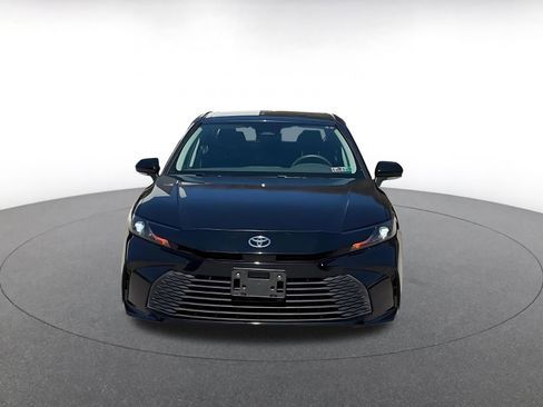 Used 2025 Toyota Camry LE FWD image 4