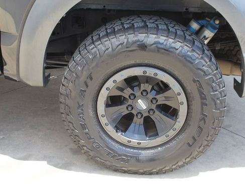 Used 2017 Ford F150 Raptor w/ Equipment Group 802A Luxury AWD/4WD image 9