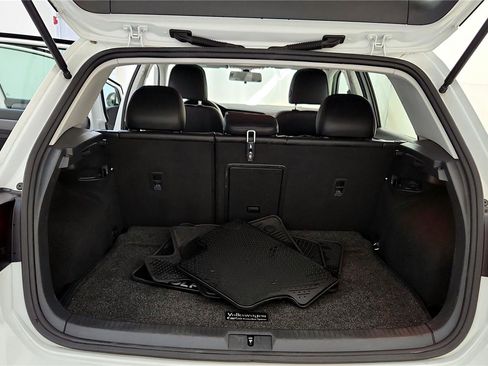 Used 2018 Volkswagen Golf SE image 20