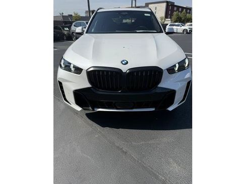 Used 2026 BMW X5 xDrive40i w/ M Sport Package AWD/4WD image 3