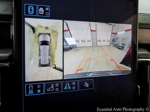 Used 2025 GMC Yukon Elevation w/ LPO, Floor Liner Package image 17