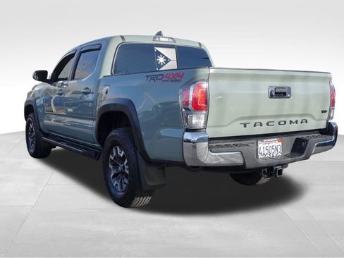 Certified 2022 Toyota Tacoma TRD Off-Road image 6