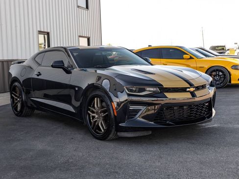 Used 2017 Chevrolet Camaro SS RWD image 5