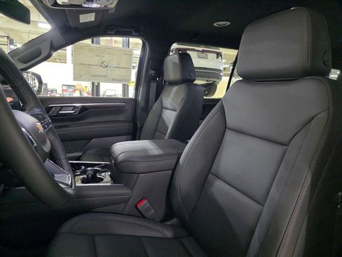 New 2026 Chevrolet Suburban LT image 26