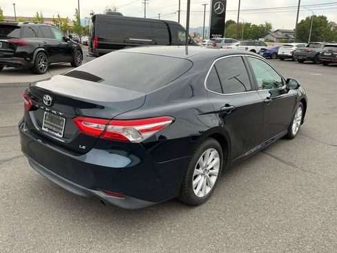 Used 2018 Toyota Camry LE FWD image 7