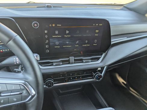 Used 2025 Chevrolet Equinox LT image 17