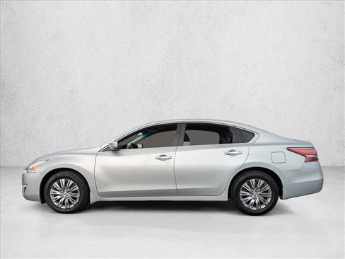 Used 2014 Nissan Altima 2.5 S image 9
