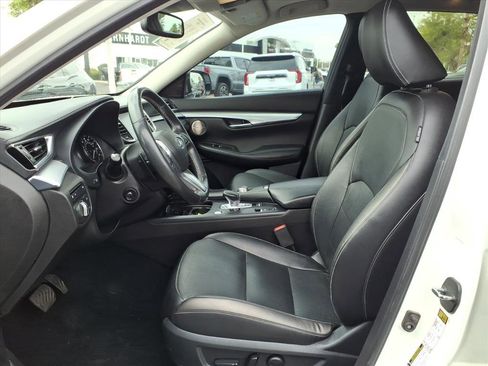 Used 2019 INFINITI QX50 Essential w/ Premium Heat Package image 19