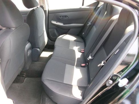 Used 2025 Nissan Sentra SV FWD image 10