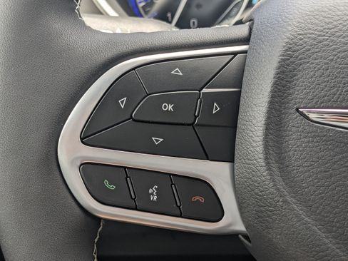 New 2025 Chrysler Voyager LX image 19