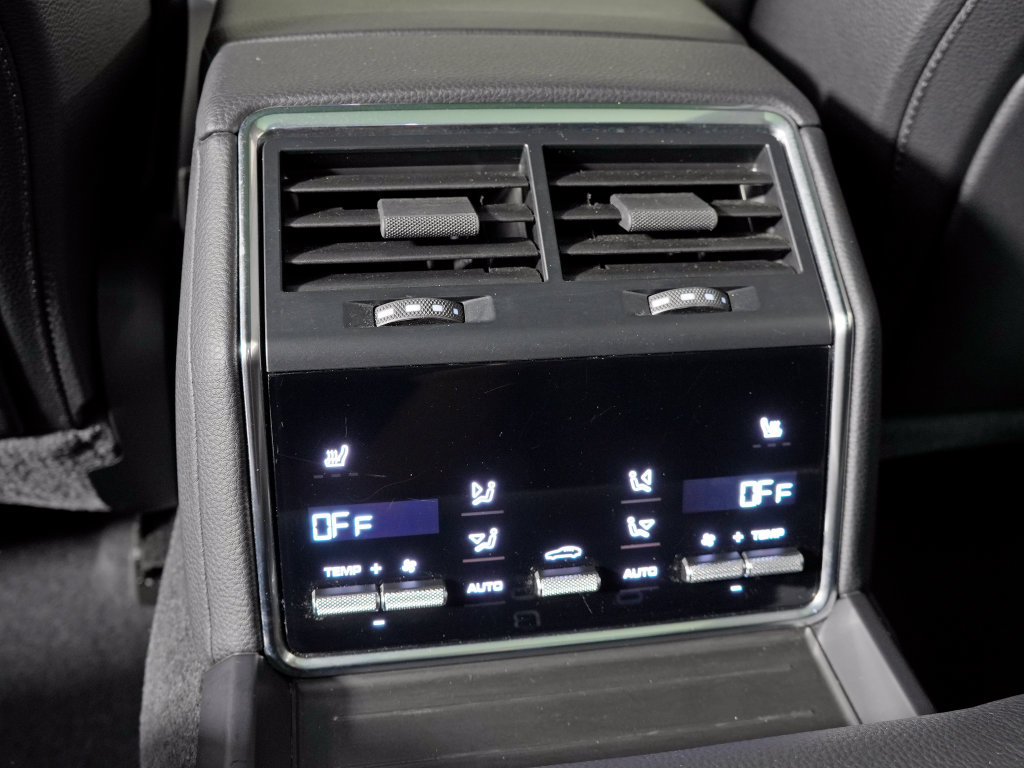 Used 2023 Porsche Panamera 4 Platinum Edition w/ Assistance Package AWD/4WD image 41