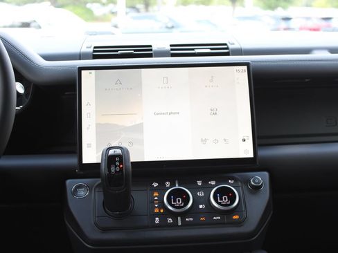 New 2026 Land Rover Defender 110 S AWD/4WD image 9