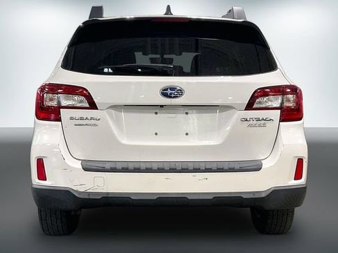 Used 2017 Subaru Outback 2.5i Premium AWD/4WD image 4