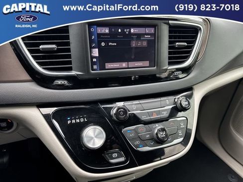 Used 2023 Chrysler Voyager LX FWD image 26