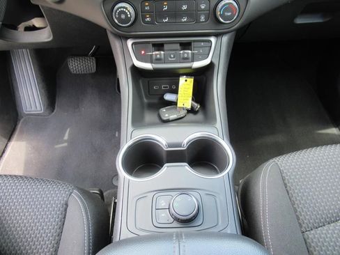 Certified 2024 GMC Terrain SLE image 22