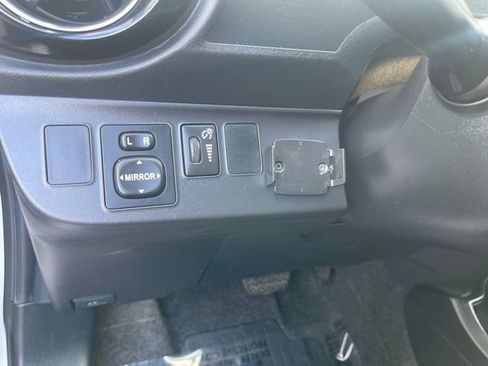 Used 2016 Toyota Prius C Two image 18