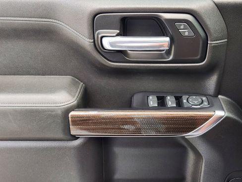 Used 2019 Chevrolet Silverado 1500 LT w/ Texas Edition image 24