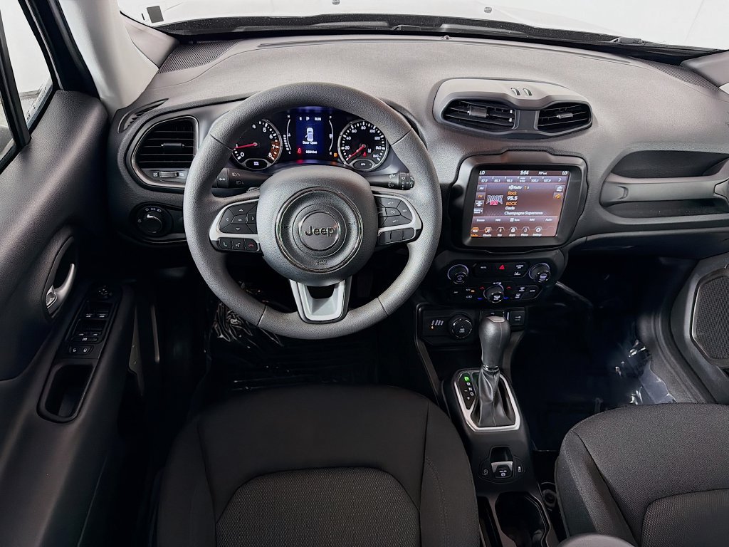 Used 2023 Jeep Renegade Latitude AWD/4WD image 22