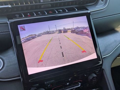 New 2025 Jeep Grand Cherokee Limited AWD/4WD image 26