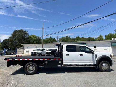 Used 2018 Ford F550 4x4 Crew Cab Super Duty w/ Power Equipment Group image 4