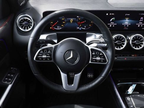 Used 2023 Mercedes-Benz GLB 250 4MATIC image 30