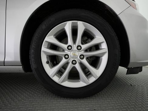 Used 2018 Chevrolet Malibu LT image 56