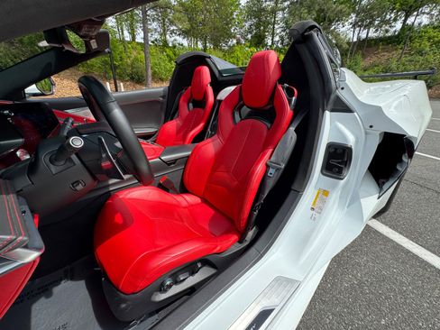 Used 2021 Chevrolet Corvette Stingray Premium Conv w/ Z51 Performance Package RWD image 32