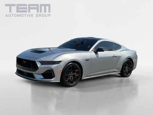 Used 2024 Ford Mustang GT Premium w/ GT Performance Package RWD image 3