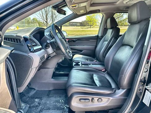 Used 2019 Honda Odyssey Elite image 2