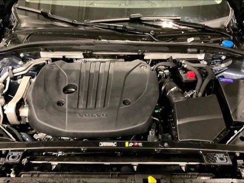 Certified 2025 Volvo V60 B5 Cross Country Plus image 11