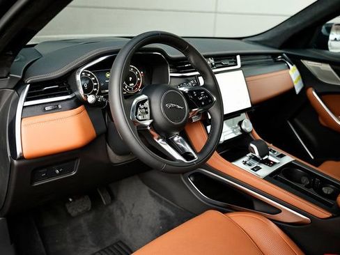 New 2026 Jaguar F-PACE R-Dynamic S image 18