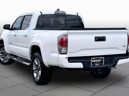 Used 2017 Toyota Tacoma Limited w/ Tow Package RWD image 12