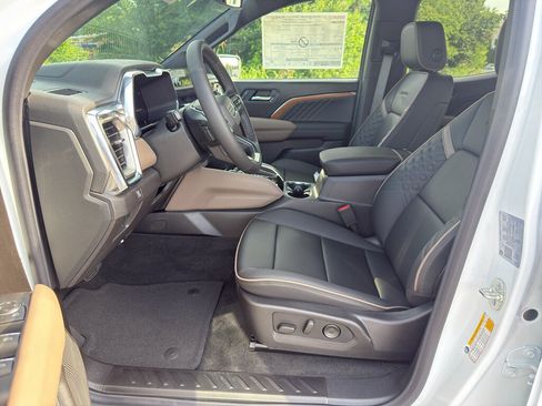 New 2026 GMC Canyon Denali AWD/4WD image 8