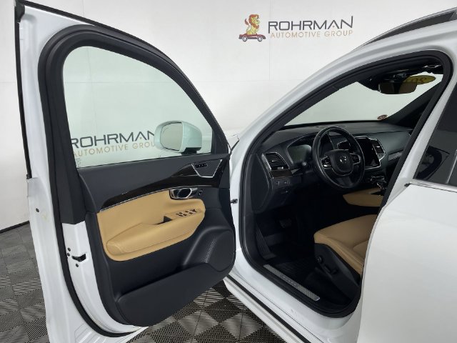 Used 2018 Volvo XC90 T6 Momentum AWD/4WD image 17