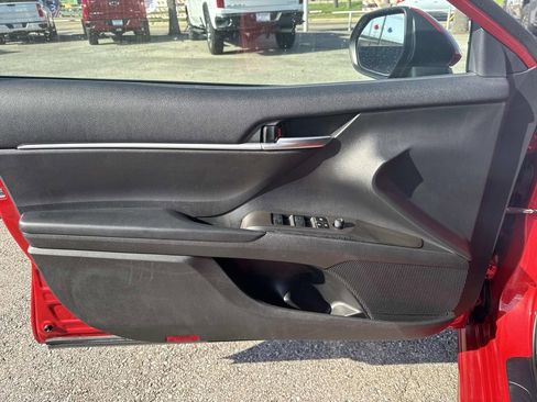Used 2023 Toyota Camry SE image 17