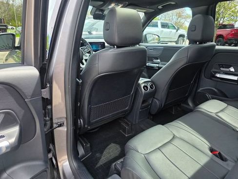 Used 2022 Mercedes-Benz GLB 250 4MATIC image 17