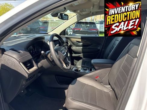 Used 2023 GMC Terrain Denali w/ Denali Premium Package AWD/4WD image 9