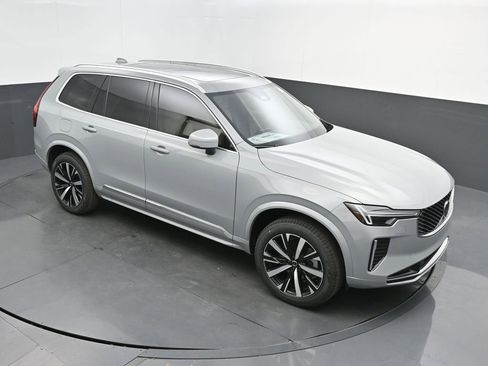 New 2026 Volvo XC90 B5 Core AWD/4WD image 29