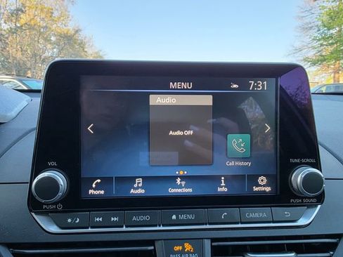 Used 2025 Nissan Altima 2.5 SV image 19