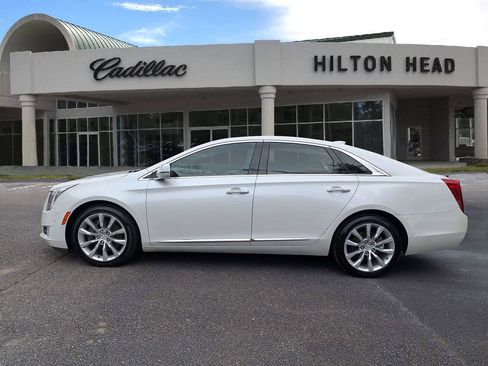Used 2017 Cadillac XTS Luxury w/ Driver Awareness Package FWD image 3