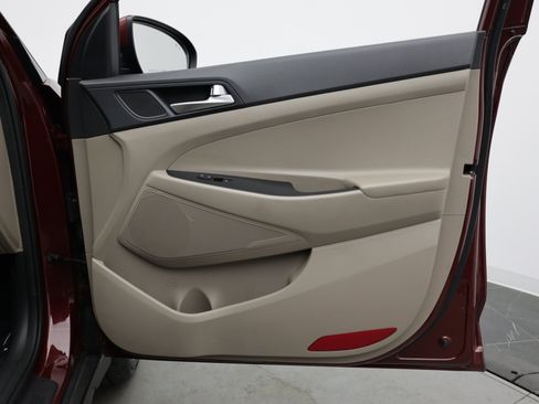 Used 2019 Hyundai Tucson Value FWD image 40