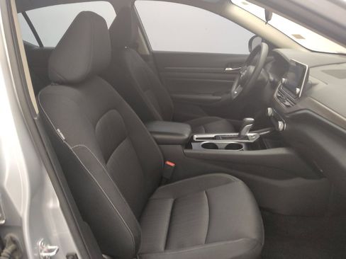 Used 2024 Nissan Altima 2.5 SV FWD image 21